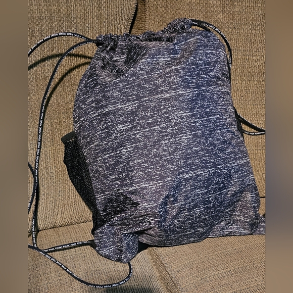 Victoria's Secret Pink Drawstring Backpack in Black Nylon EUC - Picture 4 of 7